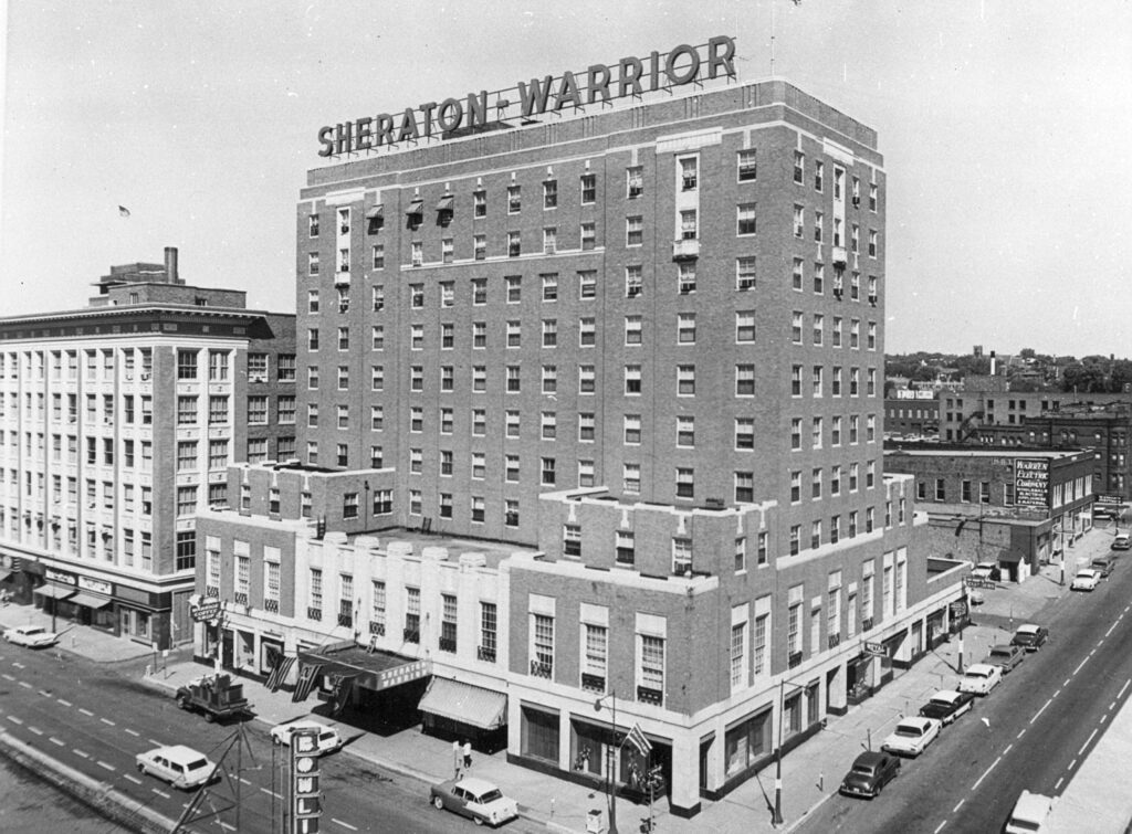 Old Warrior Hotel Exterior
