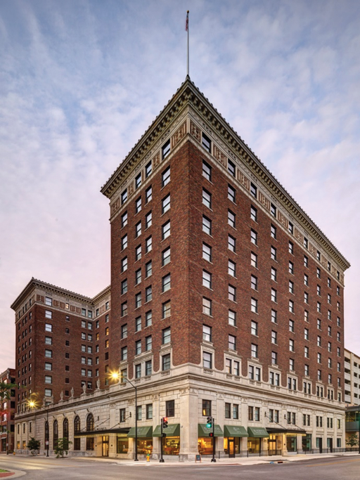 hotel-fort-dsm_0001_Layer-32